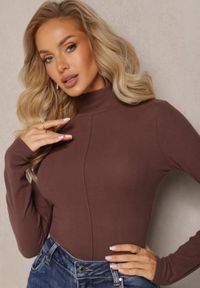 Renee - Brązowy Sweter Golf z Ozdobnym Przeszyciem Dayshawn. Okazja: na co dzień. Typ kołnierza: golf. Kolor: brązowy. Materiał: jeans. Długość rękawa: długi rękaw. Długość: długie. Wzór: aplikacja. Styl: elegancki, casual #5