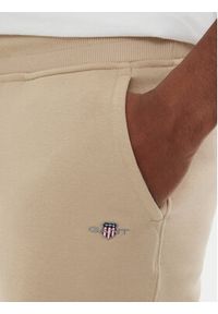 GANT - Gant Szorty sportowe 2009027 Beżowy Regular Fit. Kolor: beżowy. Materiał: bawełna. Styl: sportowy #3