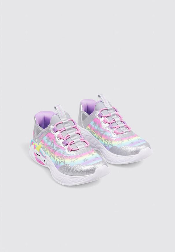 skechers - Kapcie SKECHERS UNICORN DREAMS Srebrny. Kolor: szary, wielokolorowy. Materiał: syntetyk, tkanina. Model: Skechers Sport. Sport: turystyka piesza