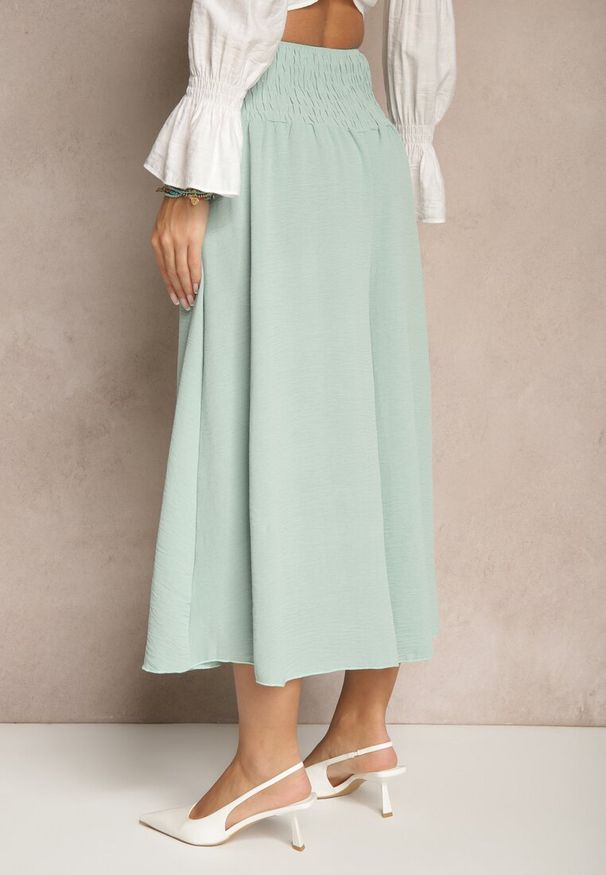 Renee - Jasnozielone Spodnie Typu Kuloty High Waist o Szerokim Kroju z Marszczeniem Araliannis. Okazja: na co dzień. Stan: podwyższony. Kolor: zielony. Styl: klasyczny, elegancki, casual
