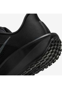 Nike Quest 6 Buty do biegania męskie. Okazja: na co dzień. Kolor: czarny. Materiał: guma. Szerokość cholewki: normalna. Sport: fitness, bieganie