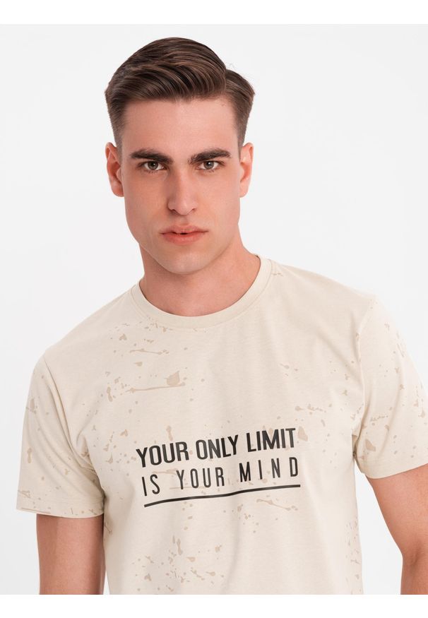 Ombre Clothing - T-shirt męski z nadrukiem i okrągłym dekoltem – kremowy V2 OM-TSFP-0187 - XXL. Okazja: na co dzień. Kolor: kremowy. Materiał: dzianina, materiał, bawełna. Długość rękawa: krótki rękaw. Długość: krótkie. Wzór: nadruk. Styl: sportowy, casual