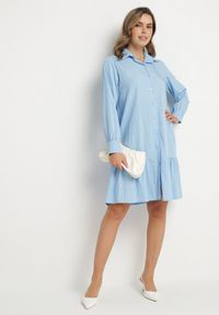 Born2be - Niebieska Sukienka z Wiskozą o Koszulowym Kroju z Falbanką Penzedi. Okazja: na co dzień. Typ kołnierza: kołnierzyk klasyczny. Kolor: niebieski. Materiał: wiskoza. Długość rękawa: długi rękaw. Typ sukienki: koszulowe. Styl: klasyczny, casual, elegancki #5