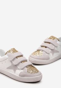 Renee - Złoto-Białe Sneakersy Ozdobione Brokatem z Rzepami Dolanda. Nosek buta: okrągły. Zapięcie: rzepy. Kolor: złoty. Materiał: materiał. Wzór: aplikacja. Obcas: na obcasie. Wysokość obcasa: niski #2