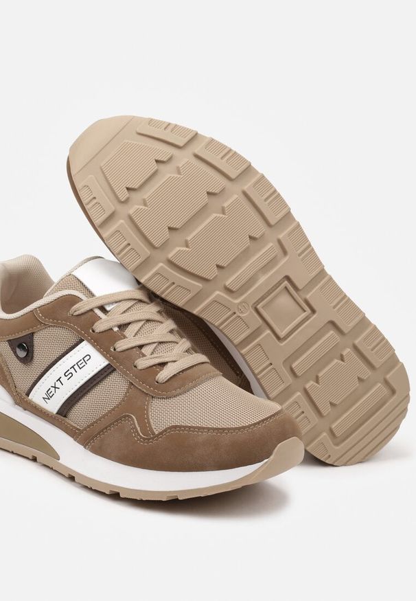 Born2be - Ciemnobeżowe Buty Sportowe z Przeszyciami i Ozdobnym Paskiem z Napisem Seriven. Zapięcie: pasek. Kolor: beżowy. Materiał: jeans. Wzór: napisy