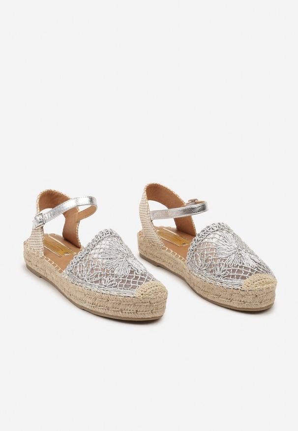 Born2be - Srebrne Espadryle na Grubej Podeszwie z Plecionką i Sprzączką Anadila. Nosek buta: okrągły. Zapięcie: sprzączka. Kolor: srebrny. Materiał: materiał. Styl: wakacyjny, klasyczny