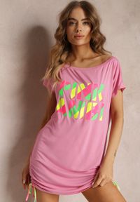 Renee - Różowa Wiskozowa Sukienka Mini T-shirtowa z Ozdobnym Nadrukiem Zehlania. Kolor: różowy. Materiał: wiskoza. Długość rękawa: krótki rękaw. Wzór: nadruk. Sezon: wiosna, lato. Długość: mini #2