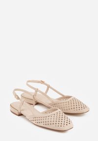 Born2be - Ciemnobeżowe Ażurowe Sandały z Paskiem z Klamerką i Kwadratowym Noskiem Veradisa. Okazja: na co dzień, na spotkanie biznesowe, do pracy. Zapięcie: pasek. Kolor: beżowy. Materiał: jeans. Wzór: ażurowy. Styl: casual, biznesowy, elegancki #4