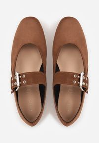 Renee - Jasnobrązowe Balerinki Vices w Stylu Mary Jane ze Skórzaną Wkładką Rilaneia. Okazja: na co dzień. Kolor: brązowy. Materiał: skóra. Wzór: grochy. Styl: casual, klasyczny #3