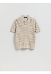 Reserved - Strukturalny sweter polo - beżowy. Typ kołnierza: polo. Kolor: beżowy. Materiał: bawełna #1