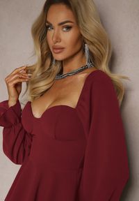 Renee - Bordowa Sukienka o Rozkloszowanym Kroju z Falbanami i Bufiastymi Rękawami Semiella. Okazja: na imprezę, na randkę. Kolor: czerwony. Styl: elegancki #5