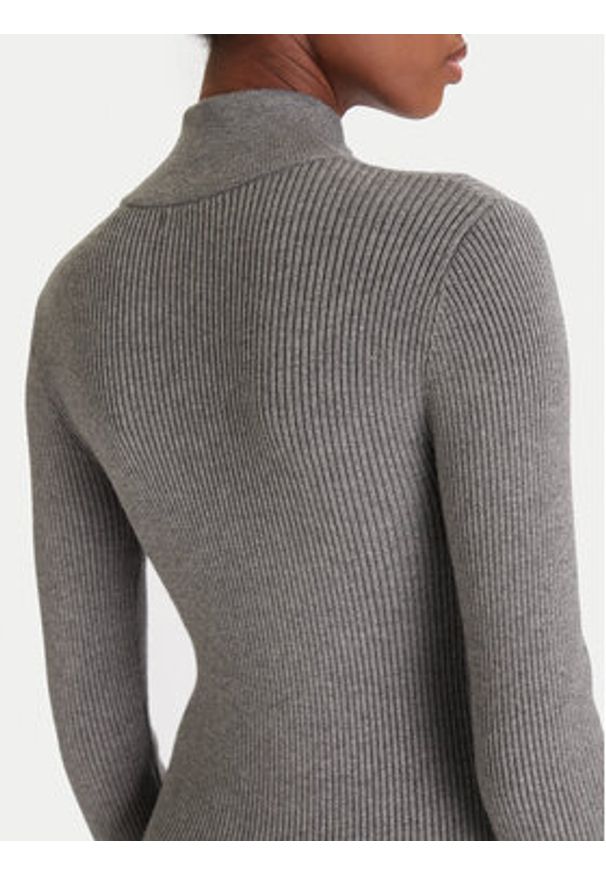 Guess Sukienka codzienna W5BK45 Z0572 Szary Slim Fit. Okazja: na co dzień. Kolor: szary. Materiał: syntetyk. Typ sukienki: proste. Styl: casual