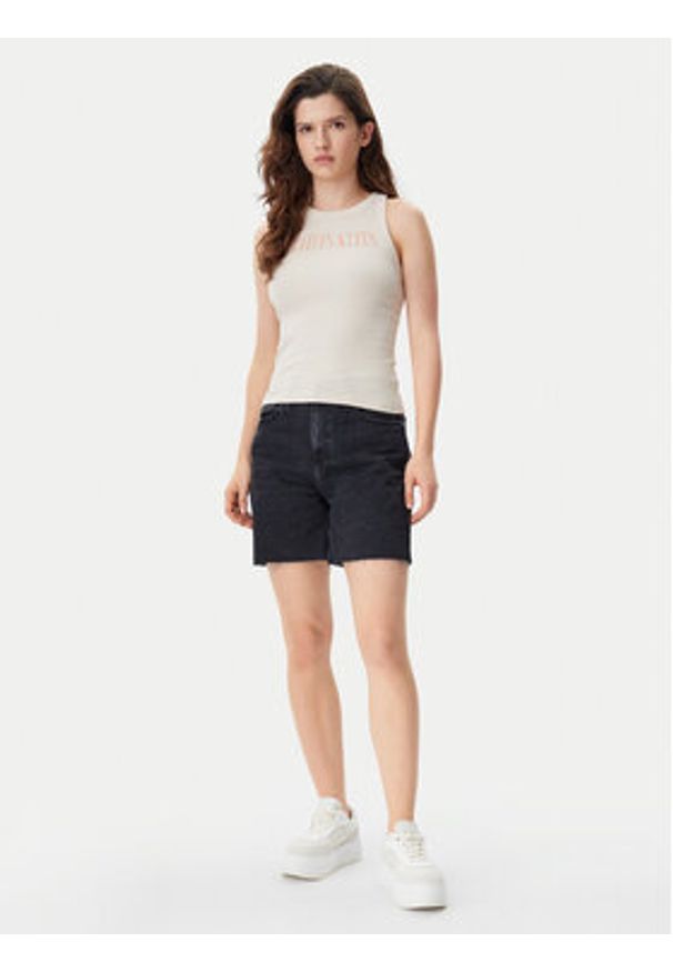 Calvin Klein Jeans Szorty jeansowe J20J225190 Czarny Loose Fit. Kolor: czarny. Materiał: bawełna