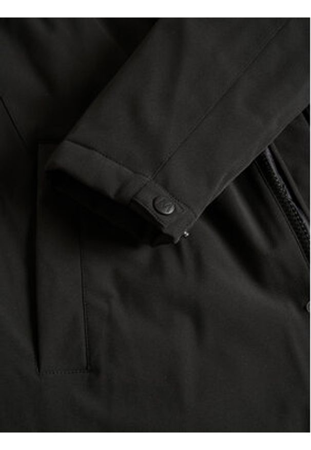Matinique Płaszcz zimowy Madeston 30205571 Czarny Regular Fit. Kolor: czarny. Materiał: syntetyk. Sezon: zima