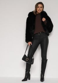 Born2be - Czarna Futrzana Kurtka z Nieodpinanym Kapturem Zetena. Kolor: czarny. Materiał: futro. Styl: elegancki, klasyczny #5