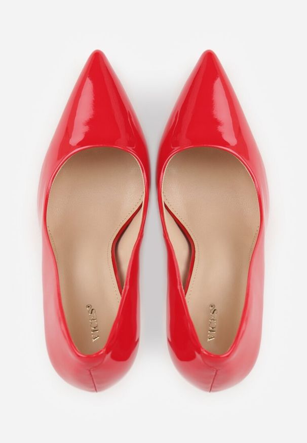 Renee - Czerwone Lakierowane Szpilki VICES na Ozdobnym Obcasie Zafriah. Okazja: na co dzień. Nosek buta: szpiczasty. Kolor: czerwony. Materiał: lakier. Obcas: na obcasie. Styl: casual, elegancki, wizytowy. Wysokość obcasa: średni
