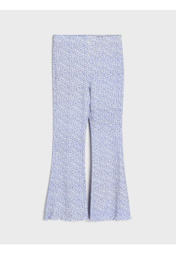 Sinsay - Prążkowane legginsy flare - wielobarwny. Materiał: prążkowany