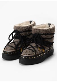Inuikii - Śniegowce damskie INUIKII CURLY ROCK. Okazja: do pracy, na spacer, na co dzień. Kolor: brązowy. Styl: rockowy