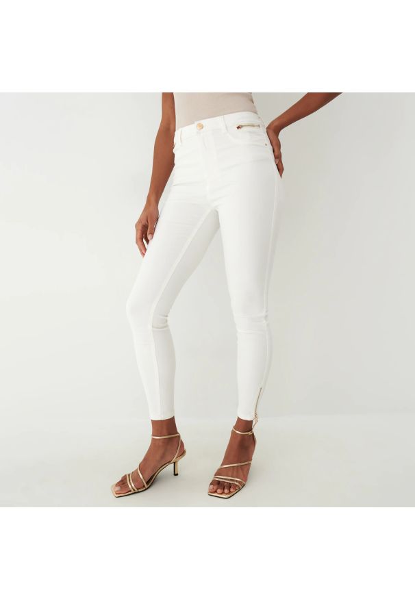 Mohito - Białe spodnie skinny - Biały. Kolor: biały