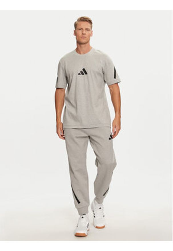 Adidas - adidas T-Shirt Z.N.E. JF2457 Szary Regular Fit. Kolor: szary. Materiał: bawełna