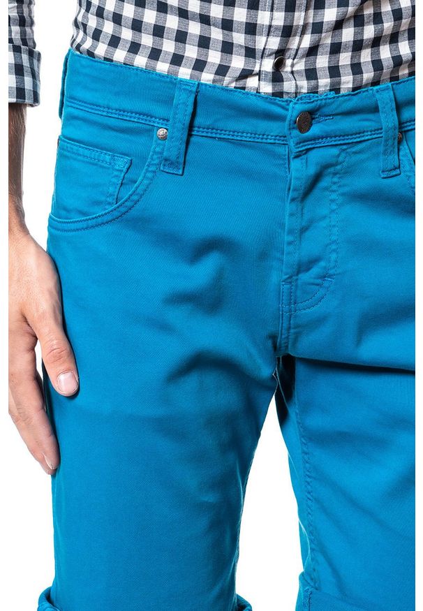 Mustang - SPODENKI MUSTANG Chicago Shorts Z Mykonos Blue 1009596 5320. Materiał: materiał