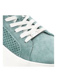 Sneakersy damskie Filippo, cholewka ze skóry naturalnej zamszowej perforowane wstawki po bokach wiązany fason, zielone, DP7520/26. Okazja: na co dzień. Zapięcie: sznurówki. Kolor: zielony. Materiał: skóra, zamsz. Szerokość cholewki: normalna. Obcas: na platformie. Styl: casual #3