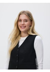 Reserved - Garniturowa kamizelka z wiskozą - czarny. Kolor: czarny. Materiał: wiskoza #1