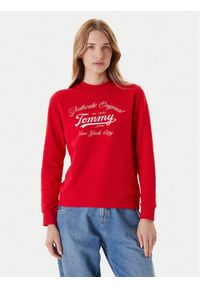 Tommy Jeans Bluza Essential DW0DW20942 Czerwony Regular Fit. Kolor: czerwony. Materiał: bawełna