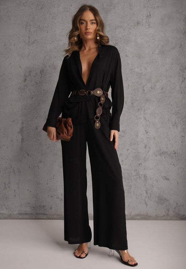 Renee - Czarny Komplet z Wiskozy Spodnie Szerokie i Koszula z Ozdobnym Materiałem Airial. Kolor: czarny. Materiał: wiskoza, materiał