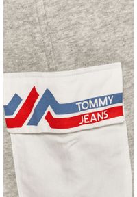 Tommy Jeans - Spodnie. Kolor: szary. Materiał: bawełna, poliester, dzianina. Wzór: aplikacja #4