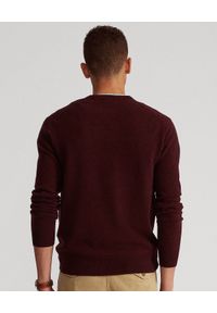 Ralph Lauren - RALPH LAUREN - Bordowy sweter z haftowanym logo. Typ kołnierza: polo. Kolor: czerwony. Materiał: wełna. Długość: długie. Wzór: haft. Styl: klasyczny