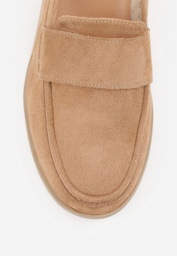 Born2be - Ciemnobeżowe Półbuty w Stylu Mokasynów na Koturnie ze Skórzaną Wkładką z Ozdobnym Paskiem Rieva. Okazja: na spotkanie biznesowe, na co dzień. Zapięcie: pasek. Kolor: beżowy. Materiał: skóra. Obcas: na koturnie. Styl: elegancki, biznesowy, casual. Wysokość obcasa: średni