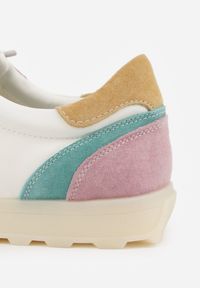 Renee - Biało-Fioletowe Sneakersy ze Skóry Naturalnej Ozdobione Metaliczną Aplikacją Tidina. Zapięcie: sznurówki. Kolor: biały. Materiał: skóra. Wzór: aplikacja. Sezon: wiosna #8