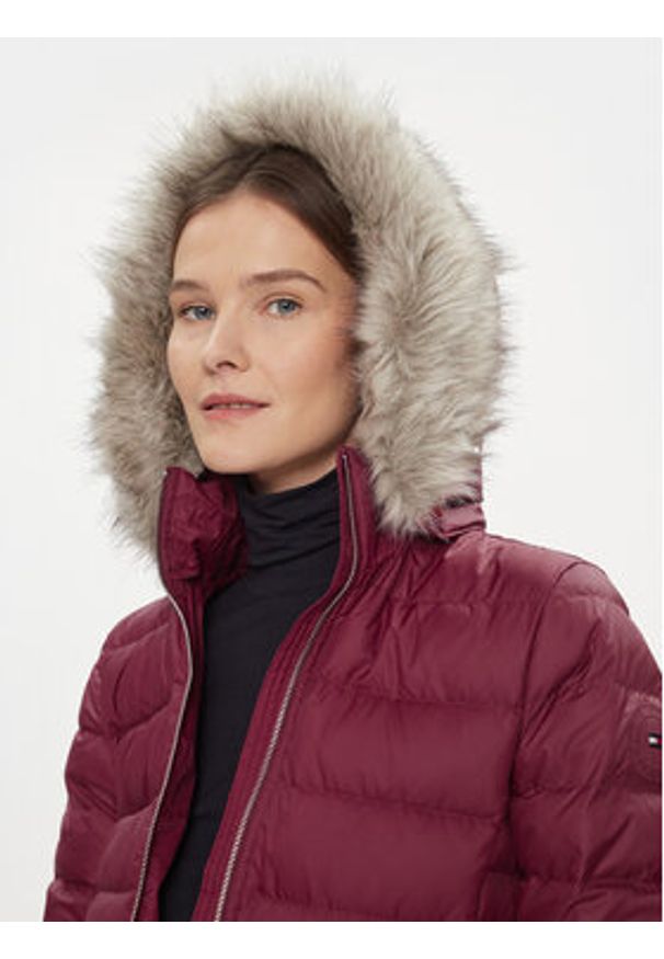 TOMMY HILFIGER - Tommy Hilfiger Kurtka puchowa Tyra WW0WW39747 Czerwony Regular Fit. Kolor: czerwony. Materiał: syntetyk