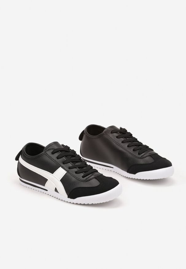 Renee - Czarne Sneakersy Typu Kultowe Tenisówki Deliriel. Nosek buta: okrągły. Zapięcie: sznurówki. Kolor: czarny. Materiał: jeans. Wzór: aplikacja. Obcas: na obcasie. Wysokość obcasa: niski
