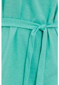 JDY - Jacqueline de Yong Sukienka kolor zielony mini prosta. Okazja: na co dzień. Kolor: zielony. Materiał: dzianina. Wzór: gładki. Typ sukienki: proste. Styl: casual. Długość: mini