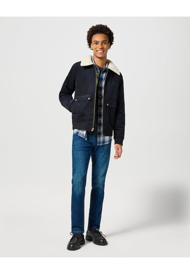Wrangler - MĘSKIE SPODNIE JEANSOWE WRANGLER GREENSBORO AZURE FADE 112357206