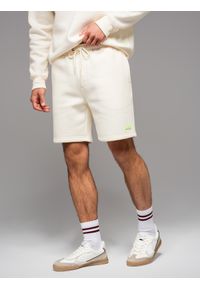Ombre Clothing - Szorty dresowe unisex ze ściągaczem w pasie – kremowe V2. Kolor: kremowy. Materiał: dresówka. Wzór: aplikacja. Styl: sportowy
