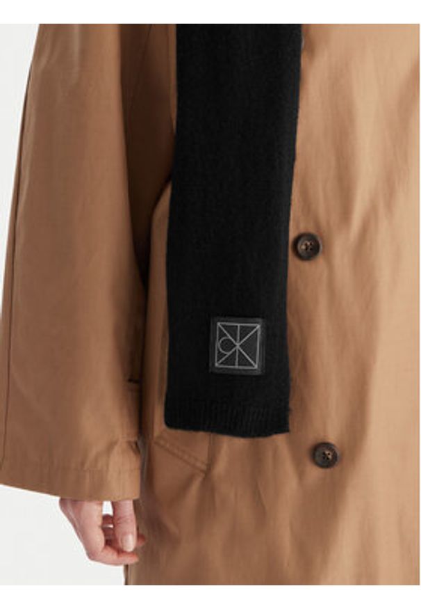 Calvin Klein Szalik Emblem LV04D8014G Czarny. Kolor: czarny. Materiał: kaszmir