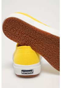 Superga - Tenisówki. Nosek buta: okrągły. Zapięcie: sznurówki. Kolor: żółty. Materiał: syntetyk, materiał, guma. Szerokość cholewki: normalna. Obcas: na obcasie. Wysokość obcasa: niski #2