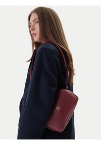 TOMMY HILFIGER - Tommy Hilfiger Torebka Th Essential Camera Bag AW0AW18370 Bordowy. Kolor: czerwony. Materiał: skórzane #1