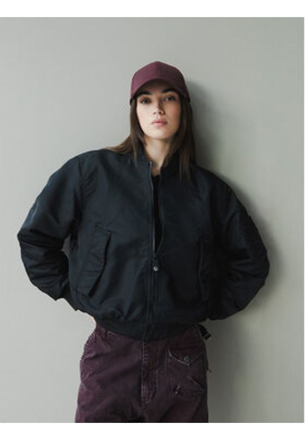 G-Star RAW - G-Star Raw Kurtka bomber D26973 C143 Czarny Loose Fit. Kolor: czarny. Materiał: syntetyk