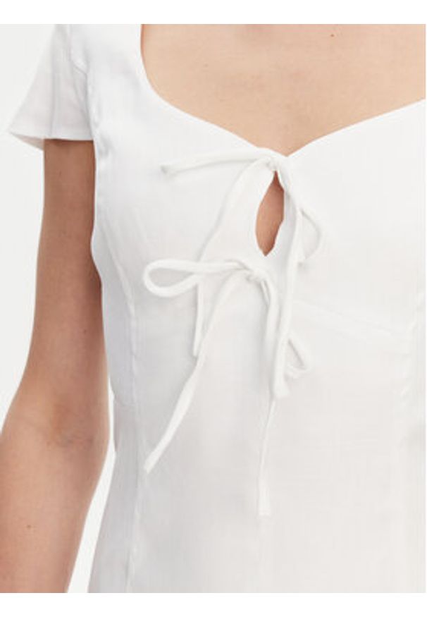 Guess Sukienka letnia W5GK41 WH5L2 Biały Regular Fit. Kolor: biały. Materiał: lyocell, len. Sezon: lato