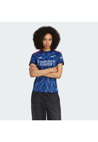 Adidas - Koszulka wyjazdowa Arsenalu sezon 25/26. Kolor: szary, niebieski, wielokolorowy. Sport: piłka nożna