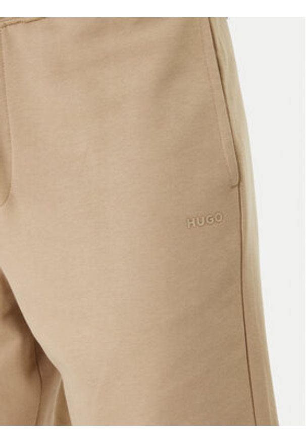 Hugo - HUGO Szorty sportowe Dayono 50530696 Beżowy Relaxed Fit. Kolor: beżowy. Materiał: bawełna. Styl: sportowy