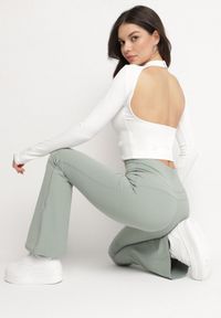 Born2be - Miętowe Legginsy o Kroju Dzwonów z Wysokim Stanem Koritea. Okazja: na co dzień. Stan: podwyższony. Kolor: zielony. Styl: klasyczny, casual #5