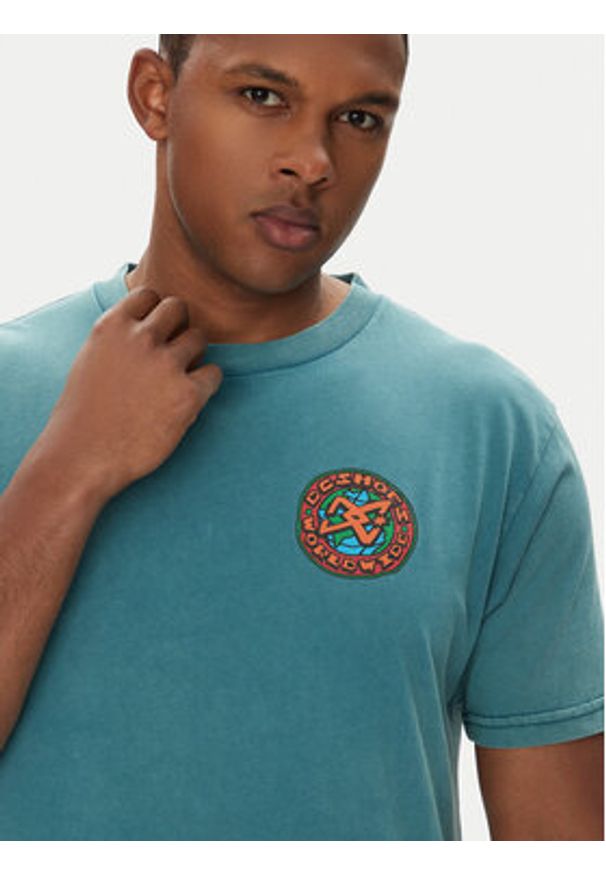 DC T-Shirt ADYZT05458 Zielony Regular Fit. Kolor: zielony. Materiał: bawełna
