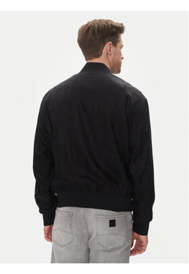 Armani Exchange Kurtka bomber XM000390 AF13170 FC039 Czarny Regular Fit. Kolor: czarny. Materiał: lyocell