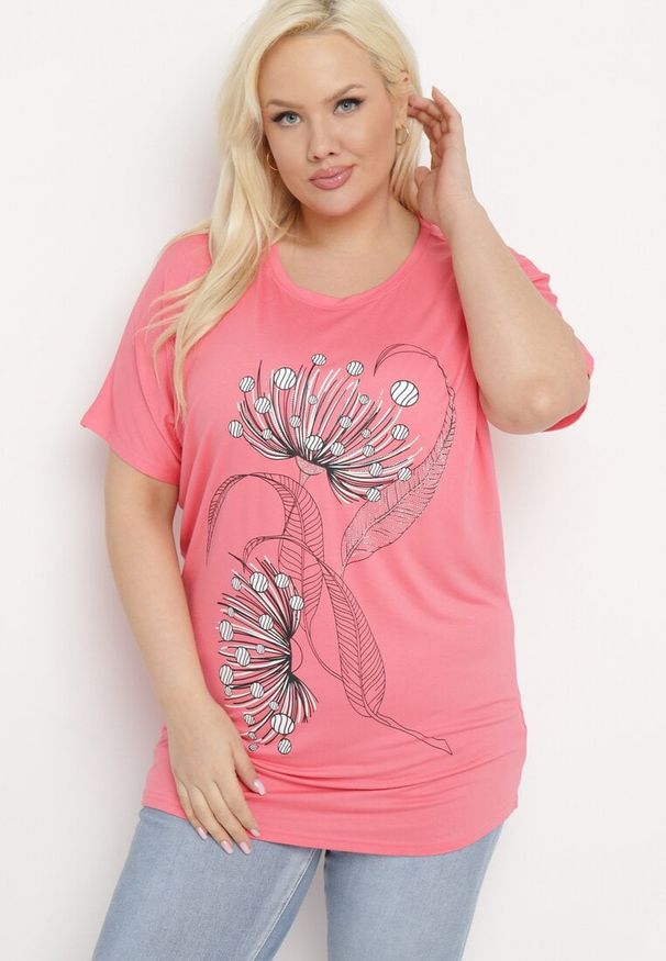 Born2be - Różowy T-shirt z Ozdobnym Nadrukiem i Cyrkoniami Colilena. Okazja: na co dzień. Kolor: różowy. Wzór: nadruk. Styl: klasyczny, casual, elegancki