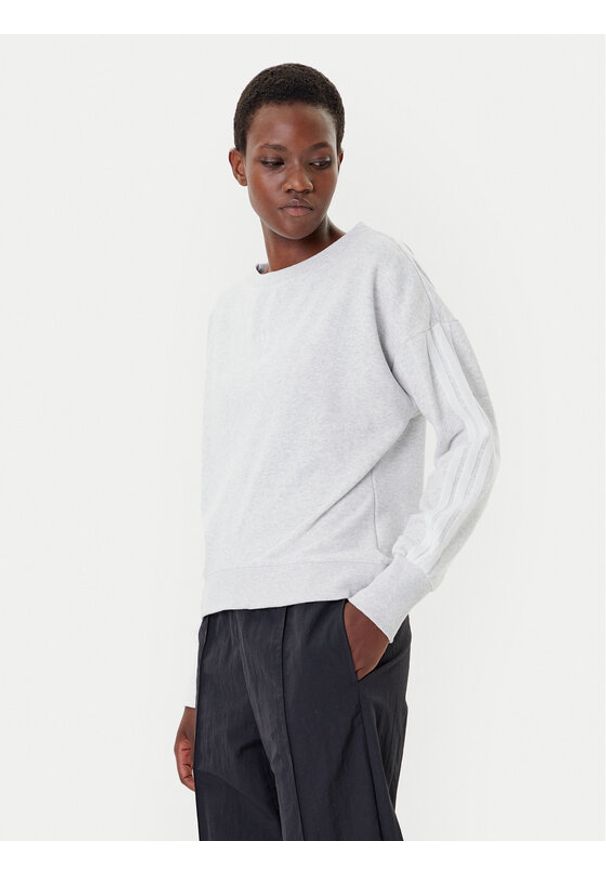 Adidas - adidas Bluza Seasonal Essentials 3-Stripes JM1901 Szary Regular Fit. Kolor: szary. Materiał: bawełna